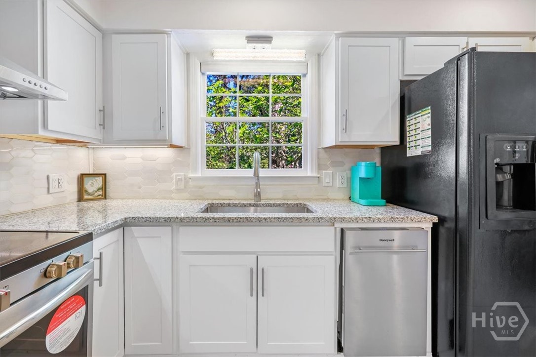 620 Valleybrook Road Savannah, GA 31419 - Photo 12 of 28