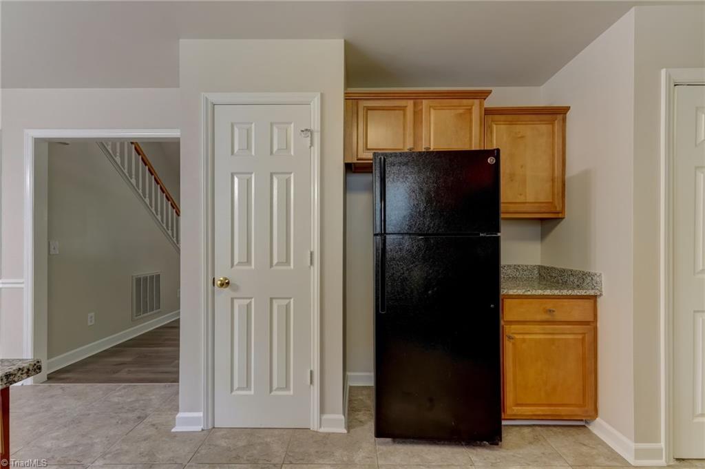 1608 Bridgeport Terrace High Point, NC 27265 - Photo 12 of 28 Kitchen