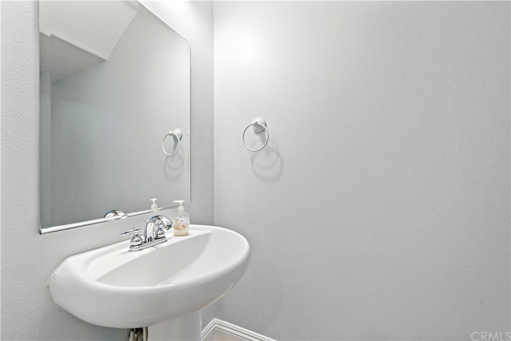 92 Sellas Road North, Unit 26 Ladera Ranch, CA 92694 - Photo 17 of 28