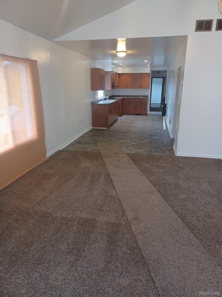 7227 Stephens Road Center Line, MI 48015 - Photo 4 of 12 Gallery Image 4