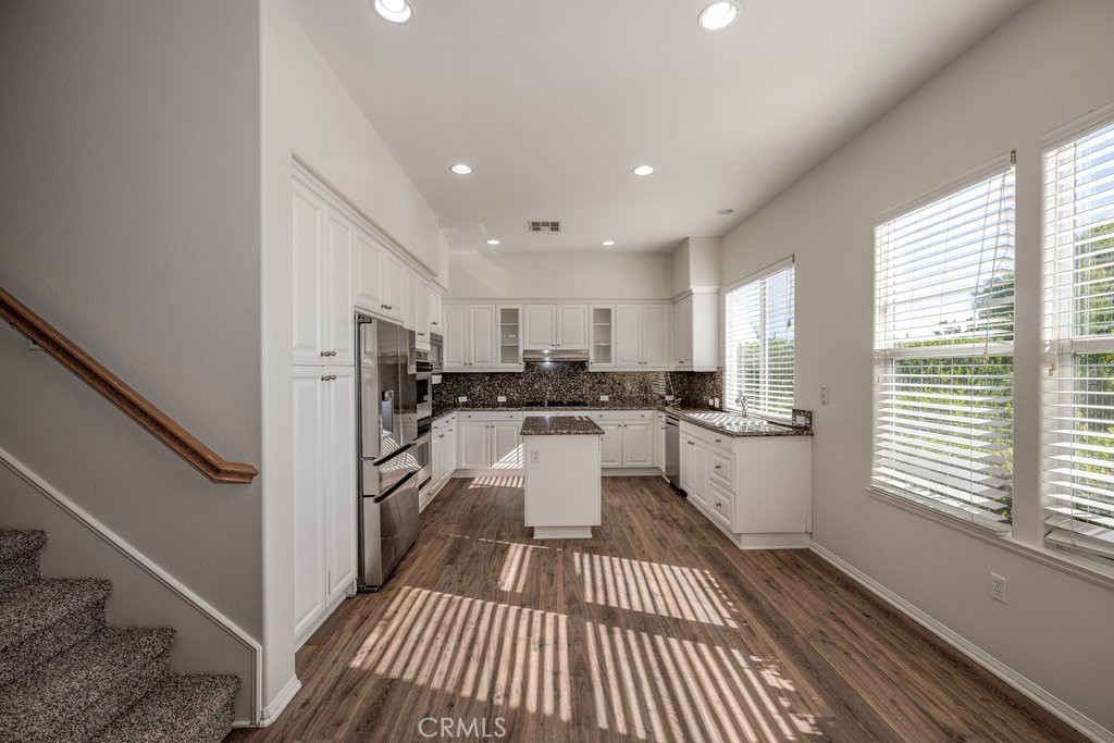 25768 Hawthorne Place Stevenson Ranch, CA 91381 - Photo 11 of 42