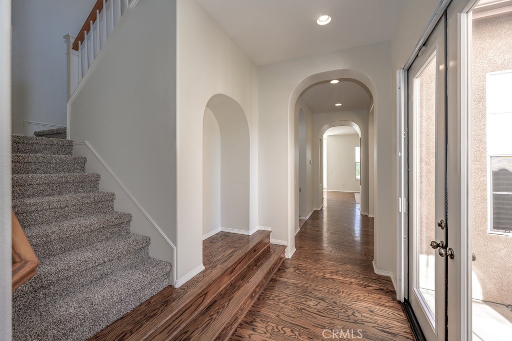 25768 Hawthorne Place Stevenson Ranch, CA 91381 - Photo 5 of 42