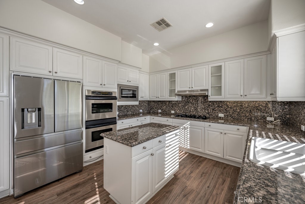 25768 Hawthorne Place Stevenson Ranch, CA 91381 - Photo 9 of 42