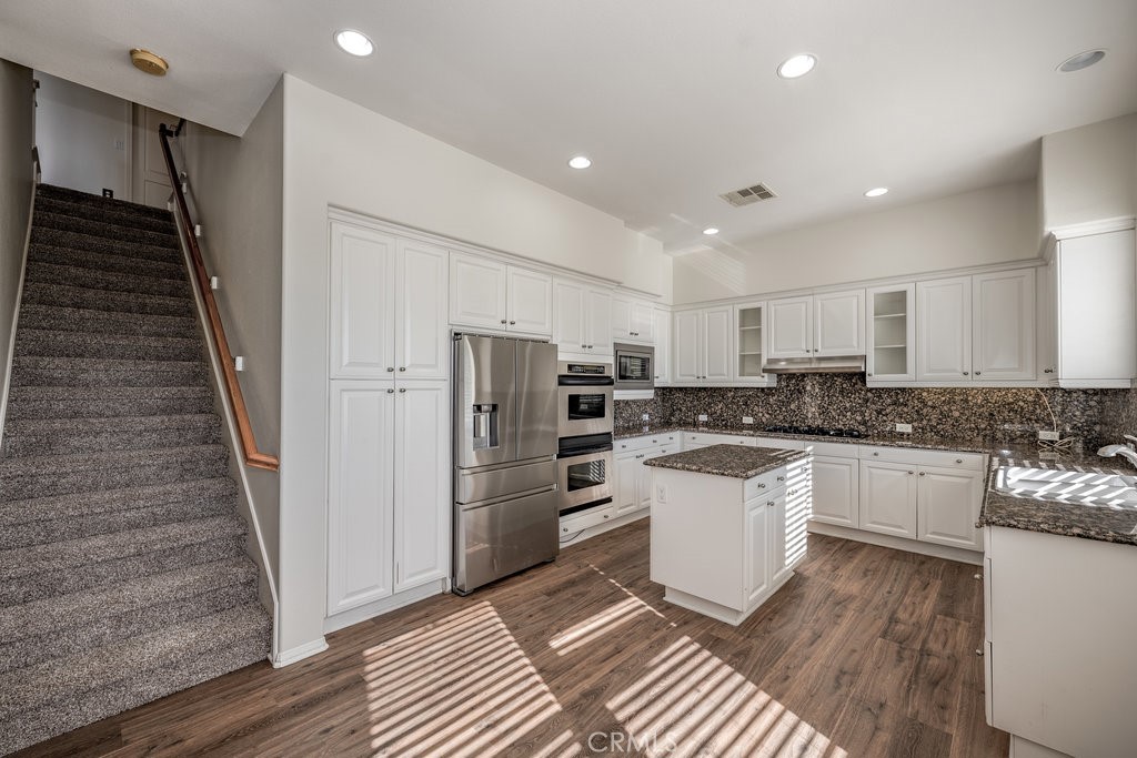 25768 Hawthorne Place Stevenson Ranch, CA 91381 - Photo 10 of 42