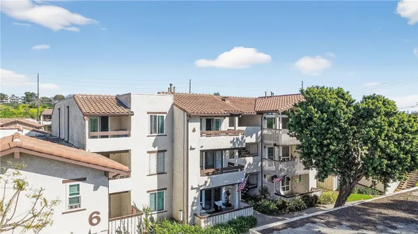 $699,900 | 21372 Brookhurst Street, Unit 626, Huntington Beach, CA 92646