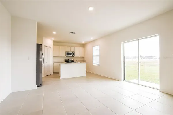 $2,195 | 315 Artemis St Lake, Lake Wales, FL 33853