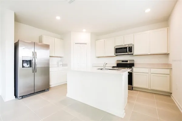 $2,195 | 315 Artemis St Lake, Lake Wales, FL 33853
