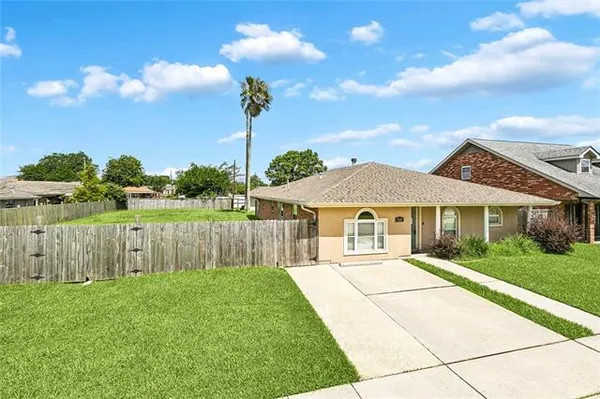 $275,000 | 3024 Corinne Drive, Chalmette, LA 70043