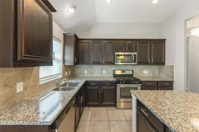 $2,299 | 1004 Water Garden Circle, Little Elm, TX 75068