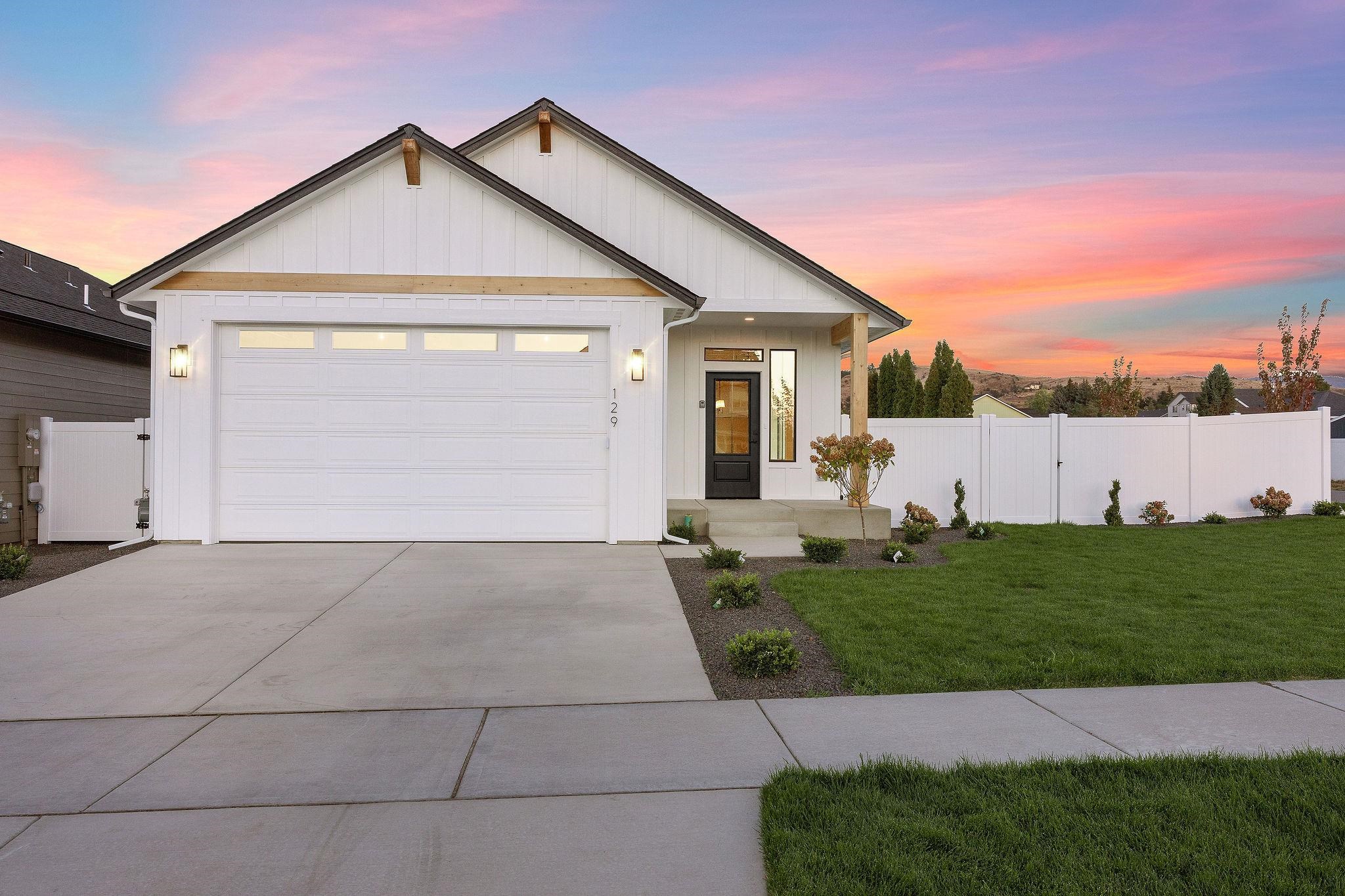 129 South Lone Tree Road Spokane Valley, WA 99016 - Photo 4 of 45 Gallery Image 4