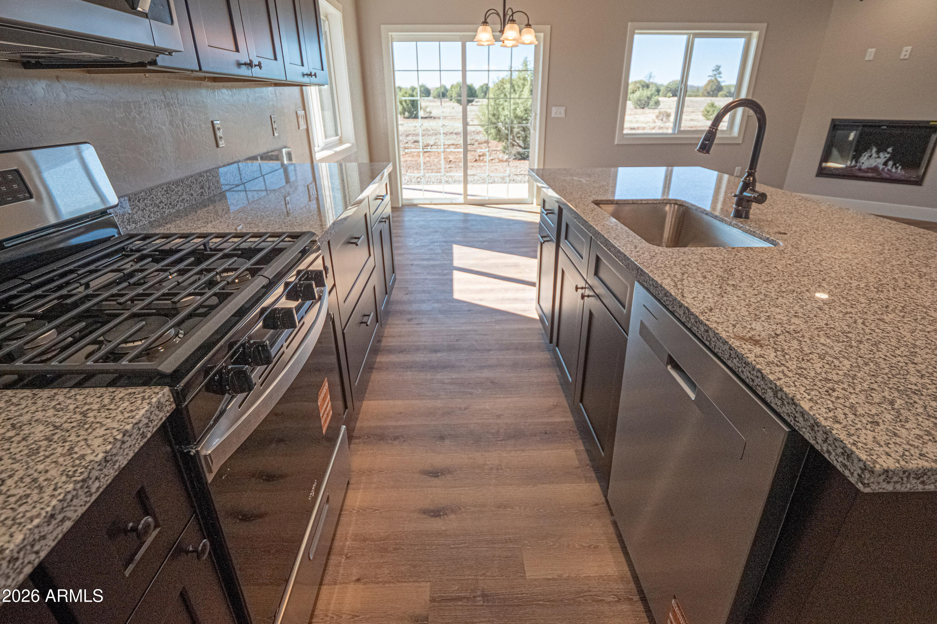 2041 East Rimstone Drive Show Low, AZ 85901 - Photo 13 of 38 kitchen5
