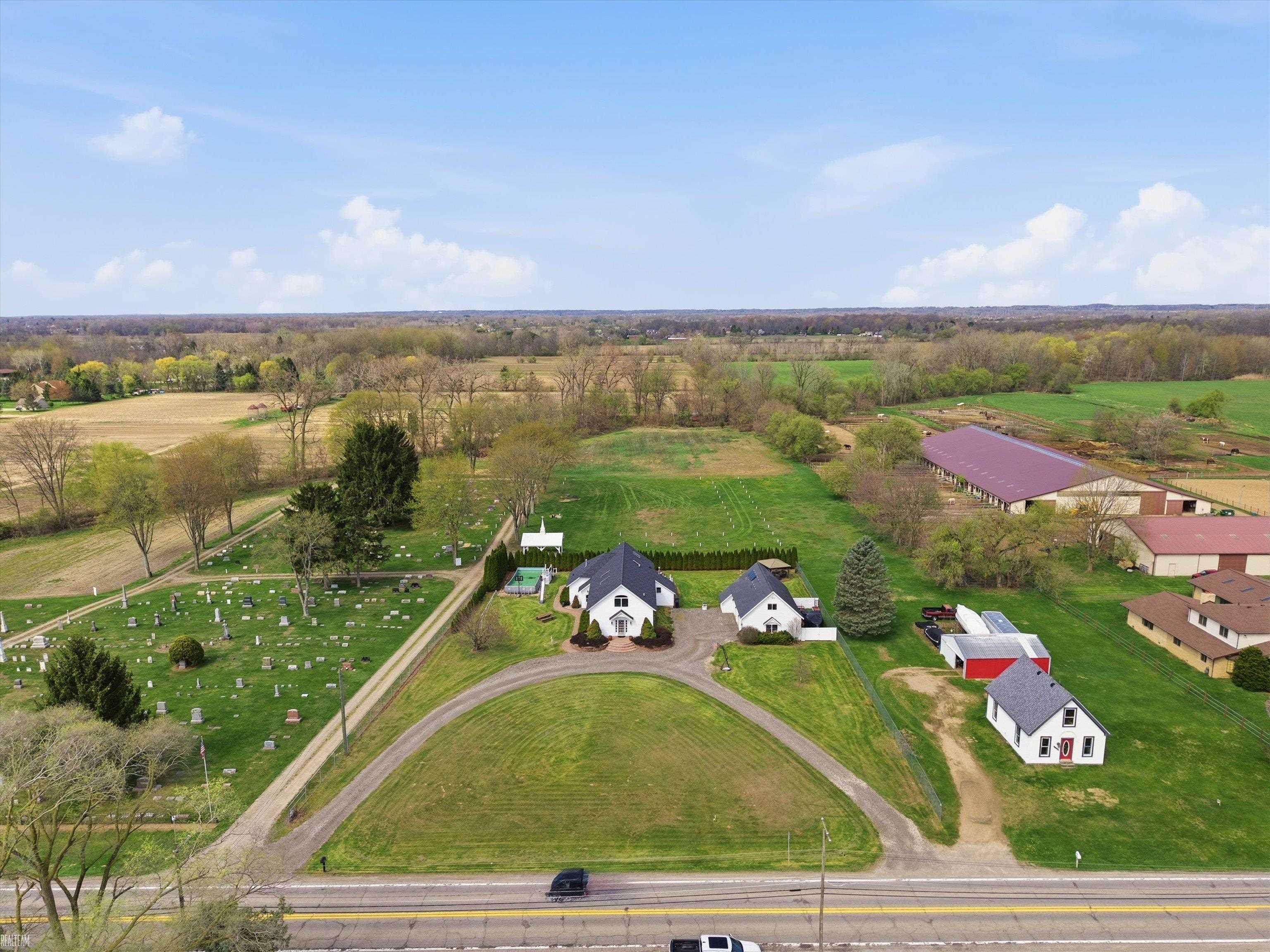 59441 Romeo Plank Road Ray, MI 48096 - Photo 4 of 49