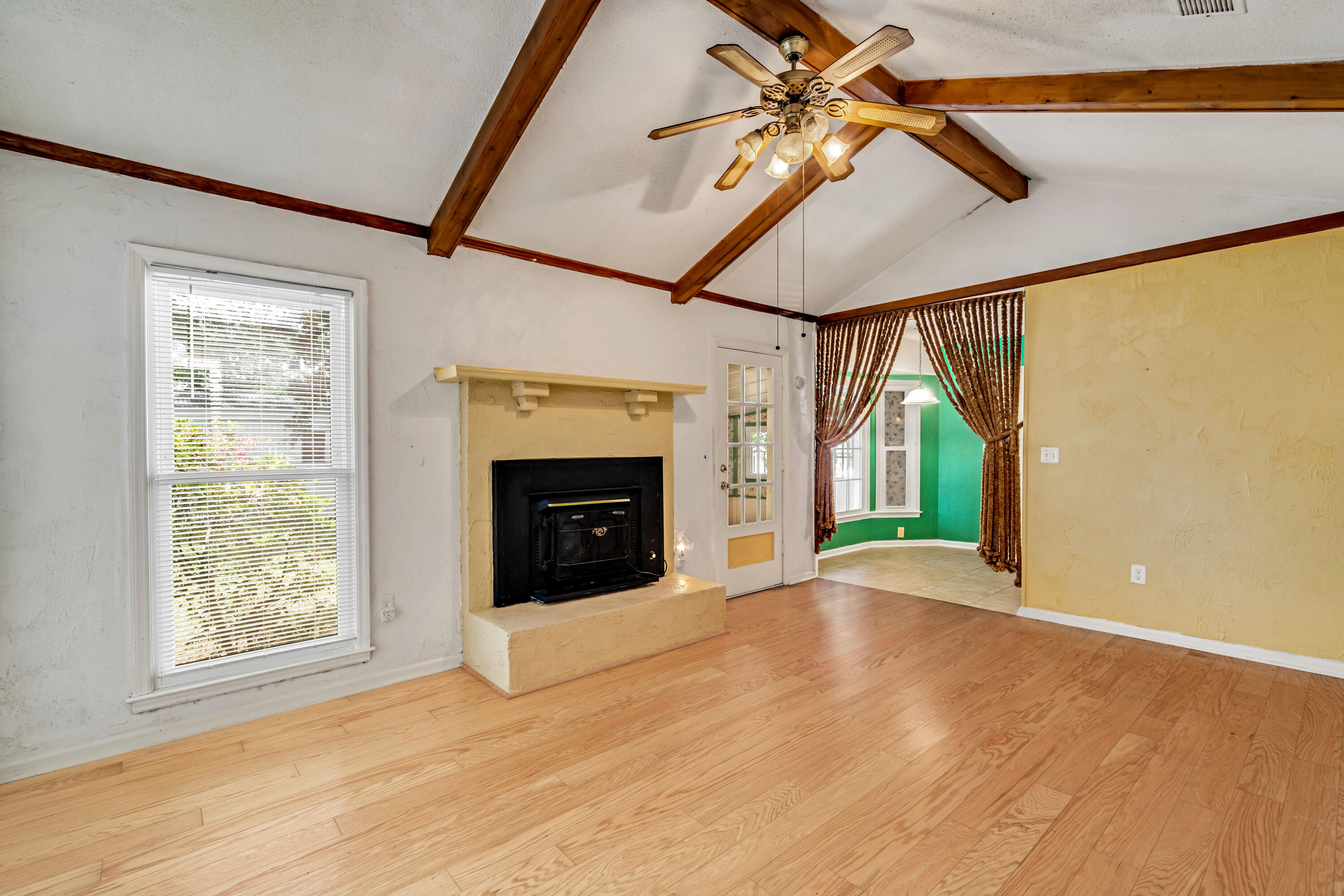 103 Longleaf Road Summerville, SC 29486 - Photo 13 of 24 14