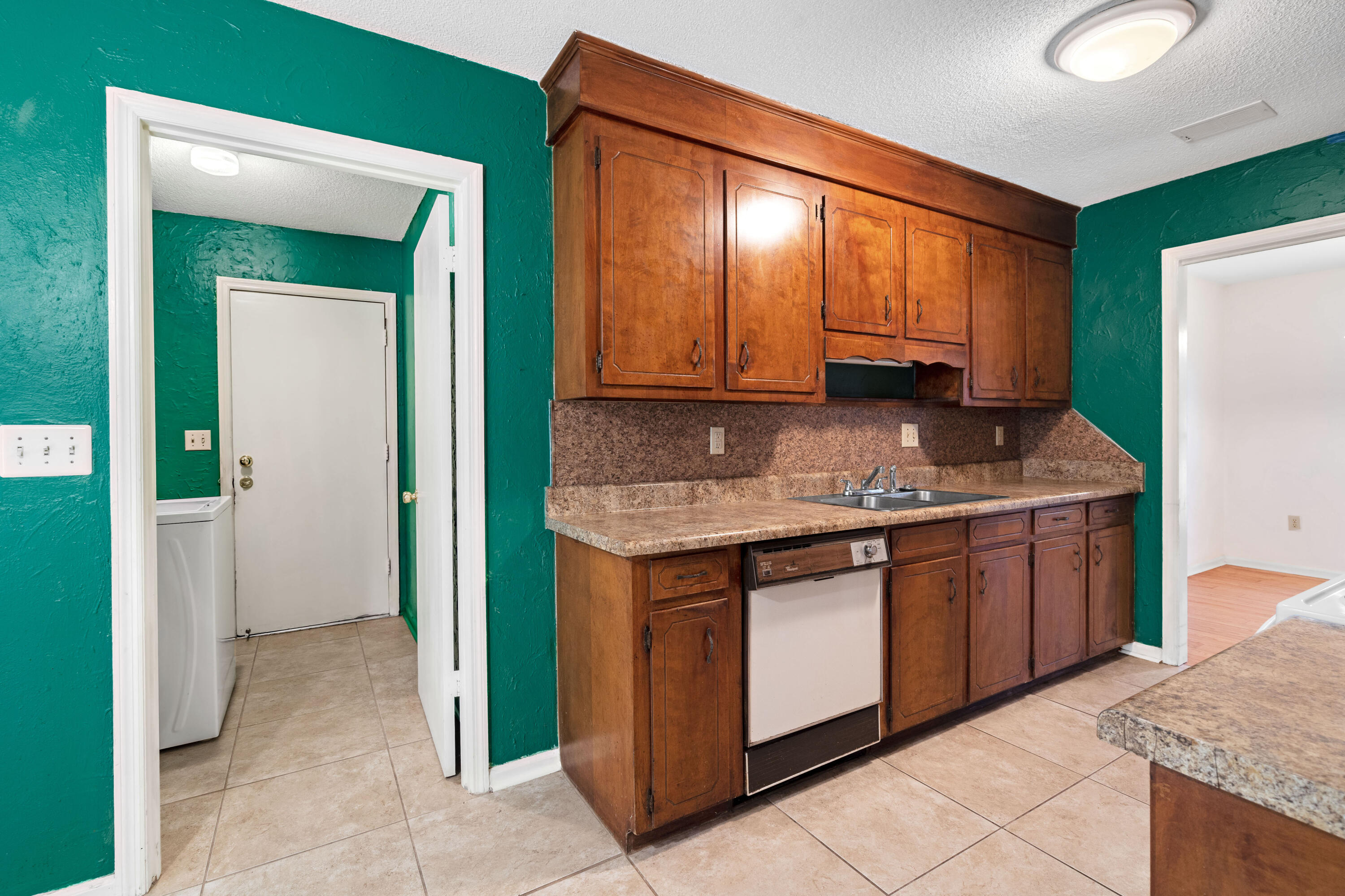 103 Longleaf Road Summerville, SC 29486 - Photo 9 of 24 10