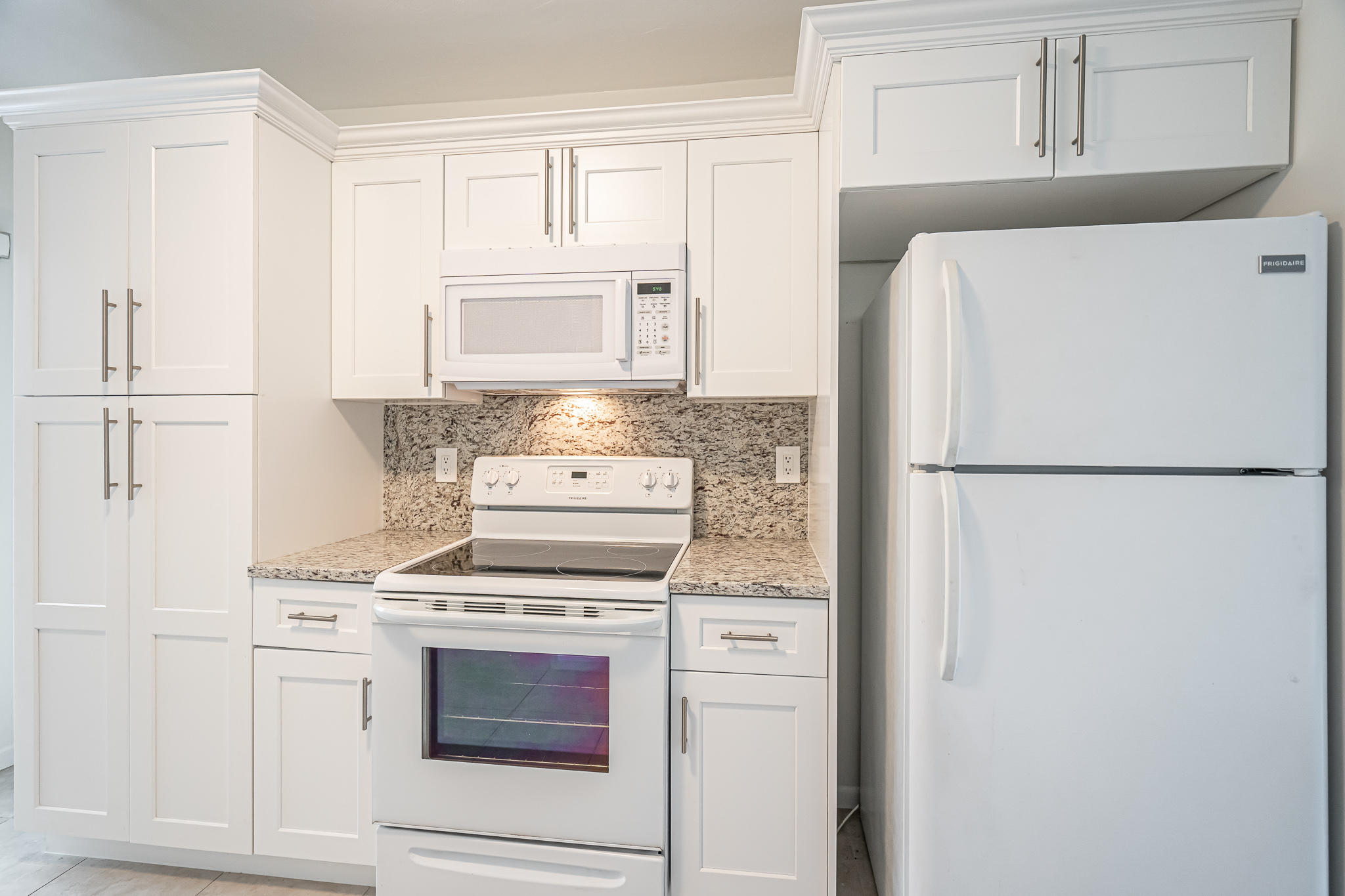 500 Northeast 17th Street Boca Raton, FL 33432 - Photo 11 of 70 500 Kitchen