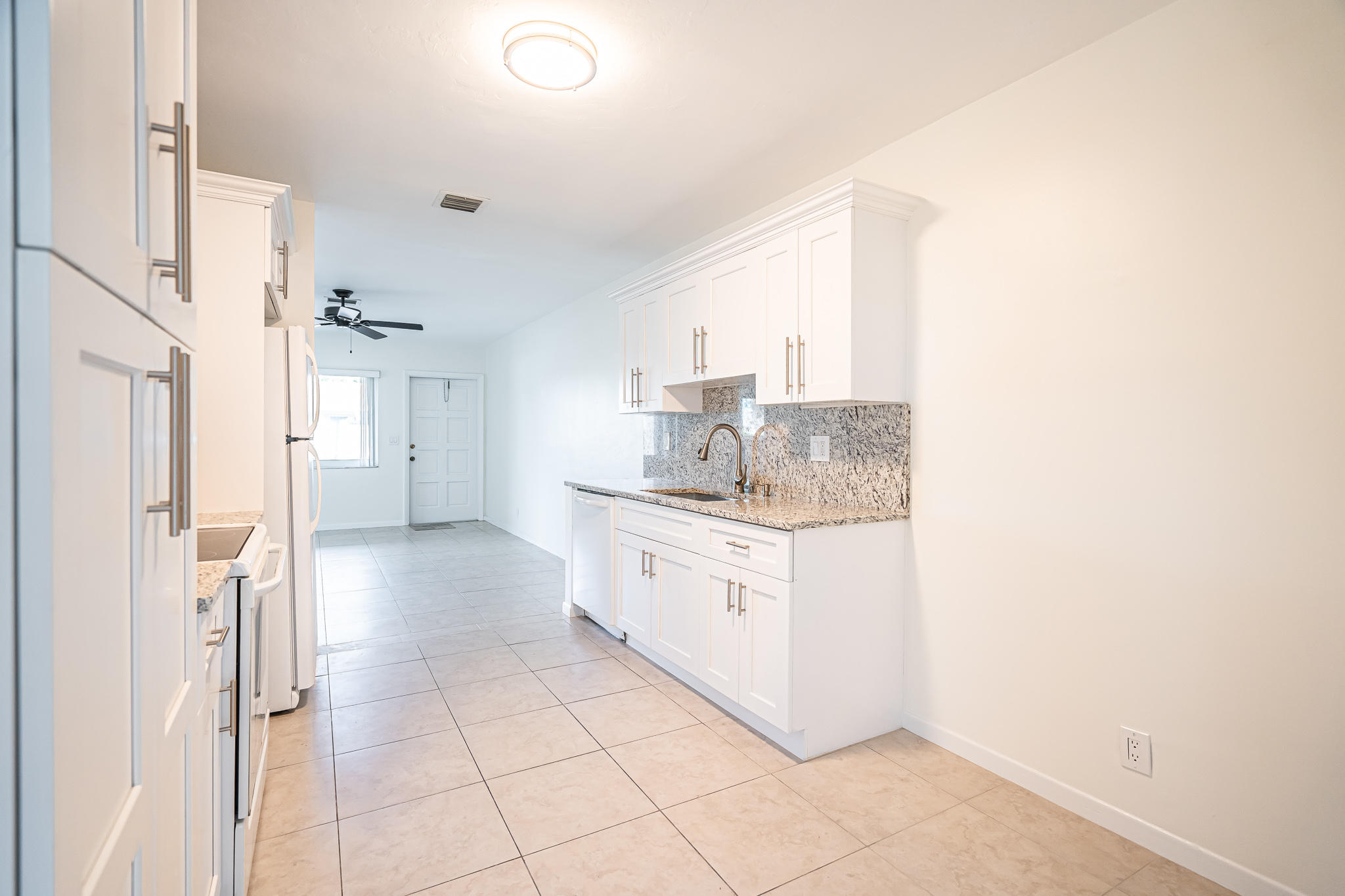 500 Northeast 17th Street Boca Raton, FL 33432 - Photo 13 of 70 500 Kitchen/Dining