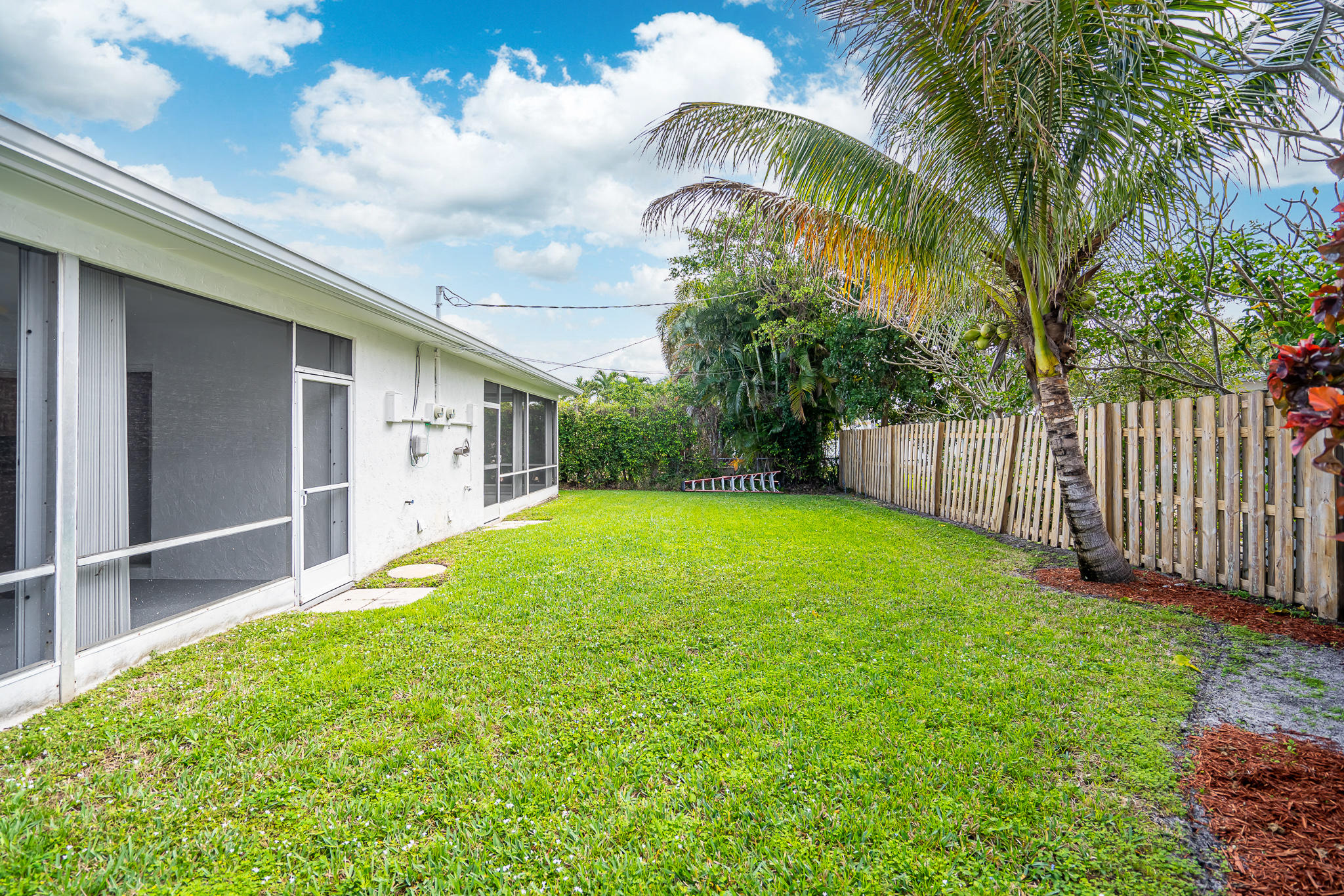 500 Northeast 17th Street Boca Raton, FL 33432 - Photo 26 of 70 Yard