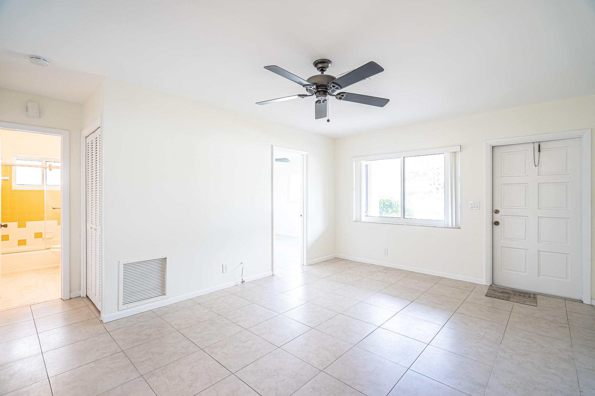 500 Northeast 17th Street Boca Raton, FL 33432 - Photo 6 of 70 500 Living Room