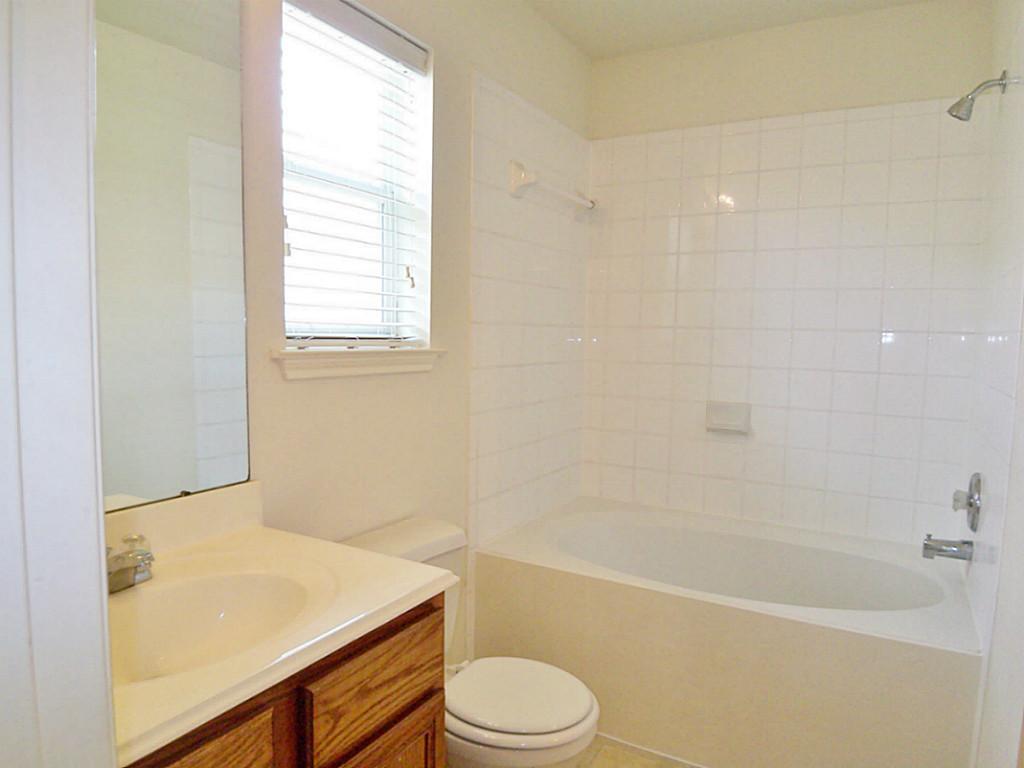 7335 Kransburg Ranch Drive Cypress, TX 77433 - Photo 10 of 21 Master bathroom.