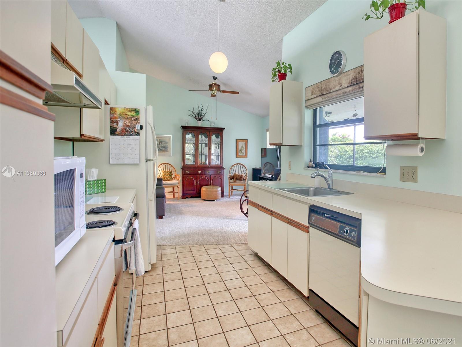 9657 Trivolo Place Boca Raton, FL 33434 - Photo 10 of 35