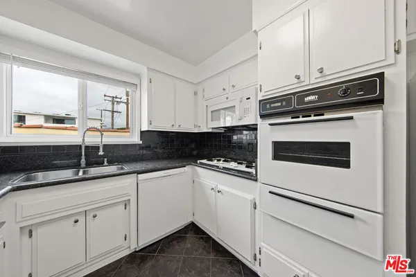 $4,495 | 1131 14th Street, Unit 8, Santa Monica, CA 90403