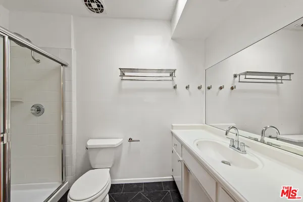 $4,495 | 1131 14th Street, Unit 8, Santa Monica, CA 90403