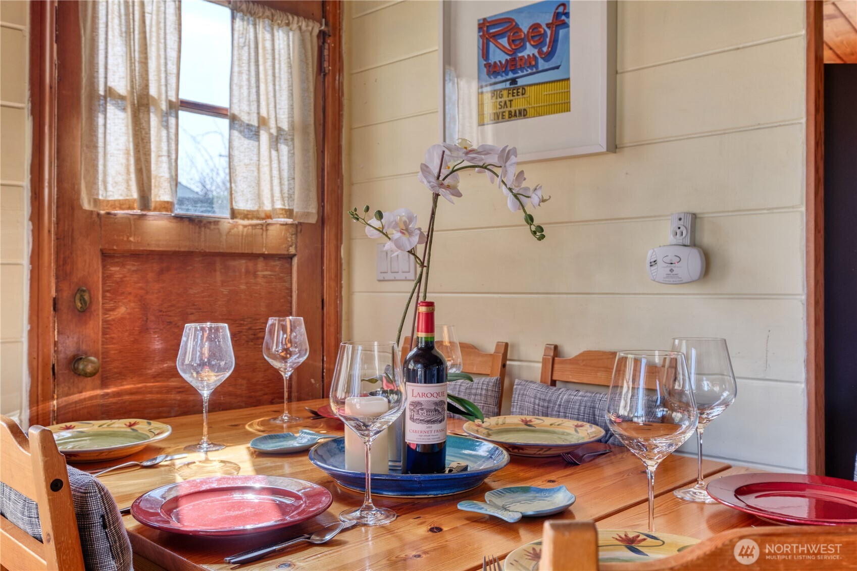 684 Mallard Drive Point Roberts, WA 98281 - Photo 11 of 37 a room with furniture and a window