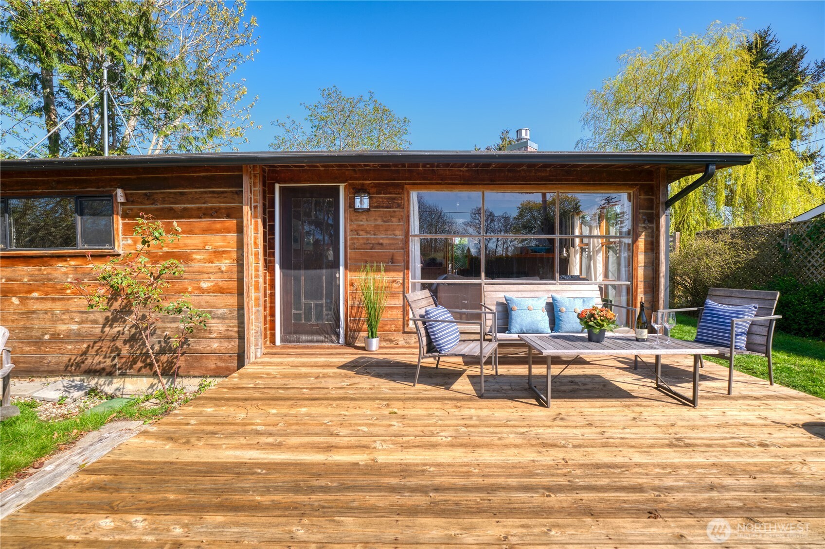 684 Mallard Drive Point Roberts, WA 98281 - Photo 23 of 37 a view of a lounge chair in the patio