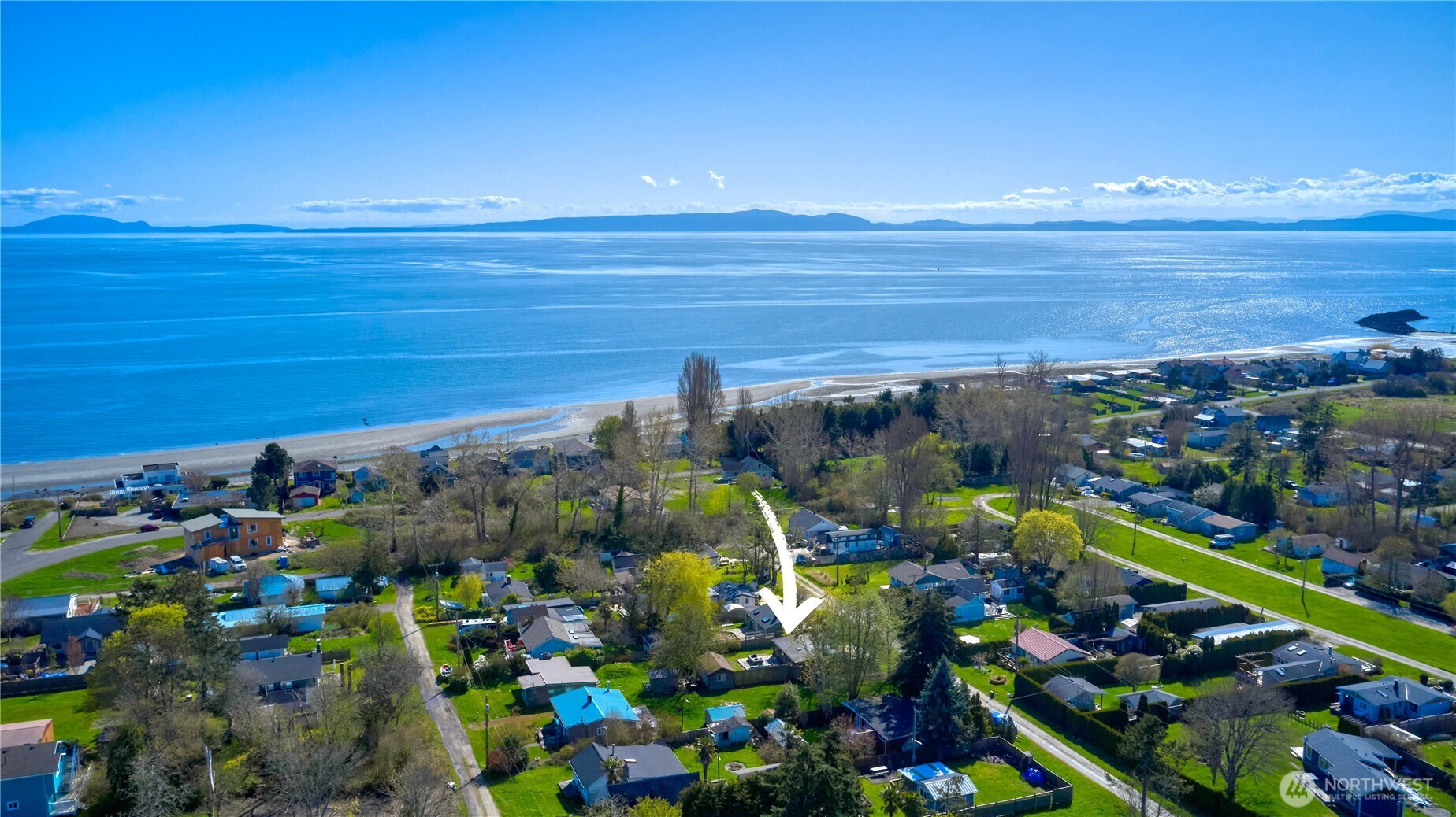 684 Mallard Drive Point Roberts, WA 98281 - Photo 26 of 37 a view of a city