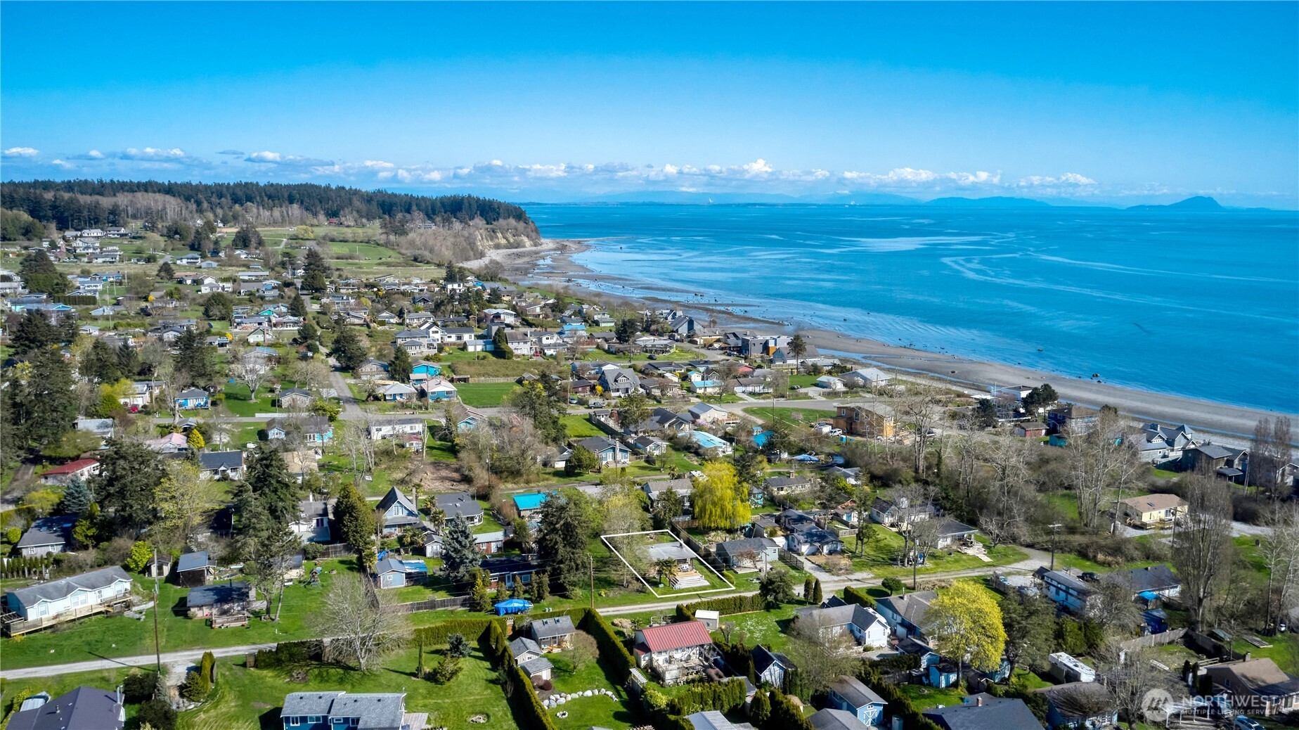 684 Mallard Drive Point Roberts, WA 98281 - Photo 34 of 37 a view of a city