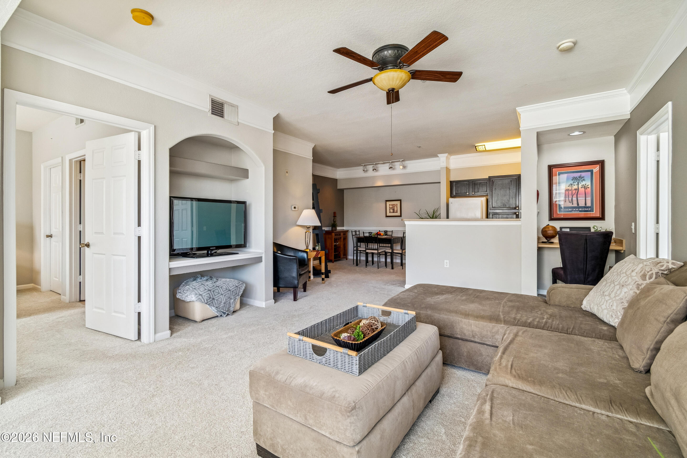 8550 Touchton Road, Unit 527 Jacksonville, FL 32216 - Photo 16 of 50 Living Room