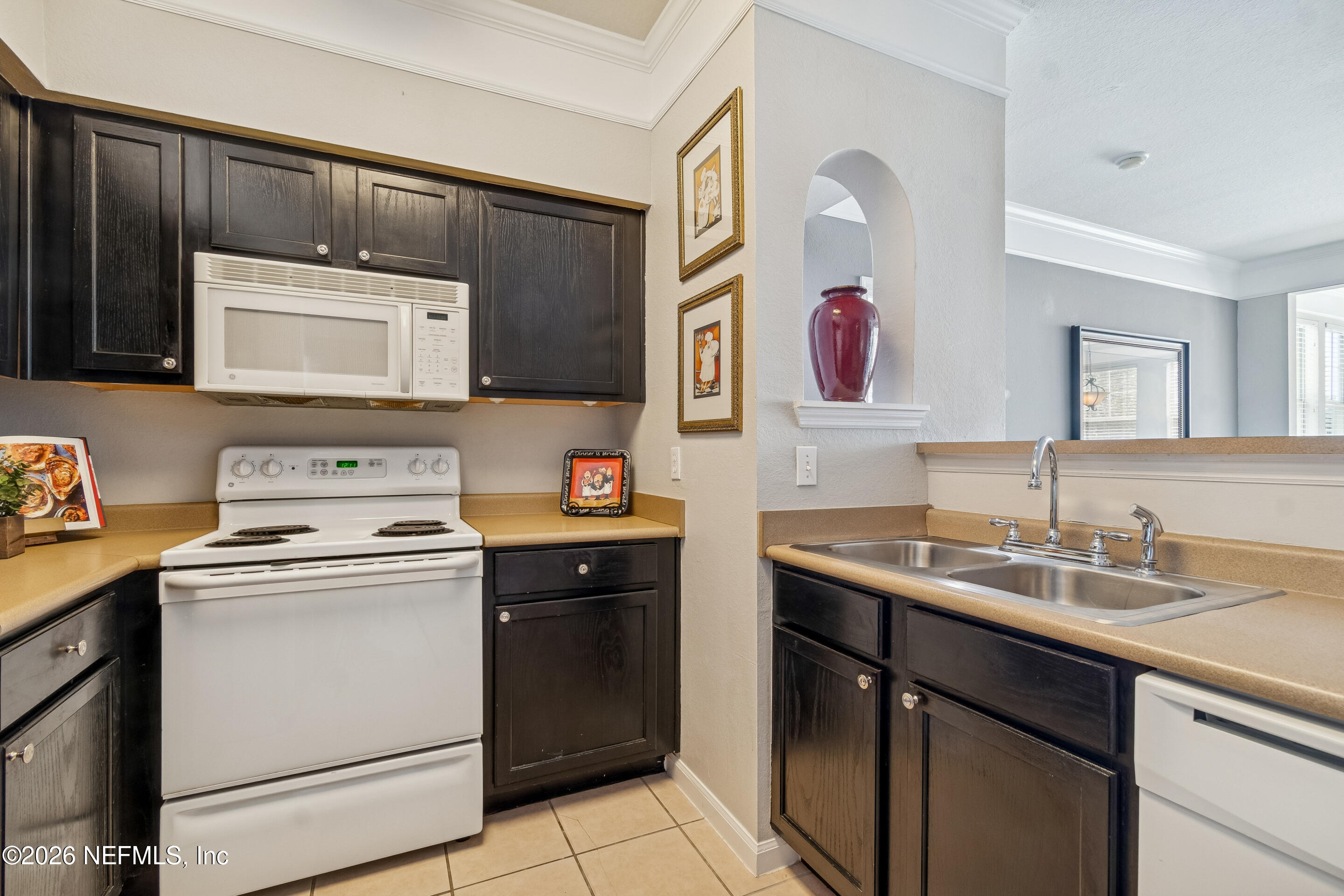 8550 Touchton Road, Unit 527 Jacksonville, FL 32216 - Photo 9 of 50 Kitchen