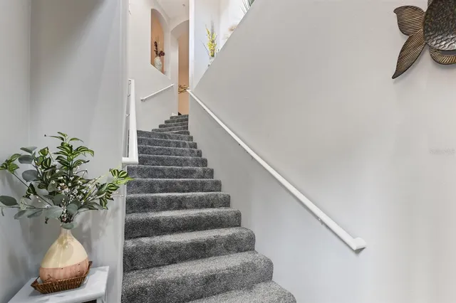 a view of entryway with a potted plant