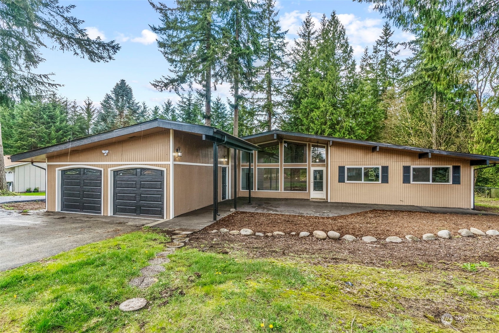 122 Fircrest Road Chehalis, WA 98532 - Photo 2 of 31 a view of a house with a yard