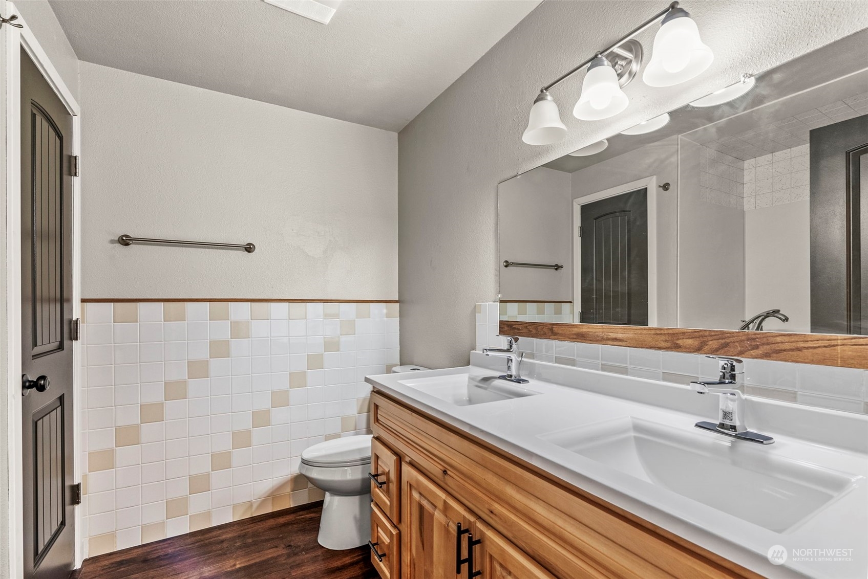 122 Fircrest Road Chehalis, WA 98532 - Photo 22 of 31 a bathroom with a double vanity sink mirror and toilet