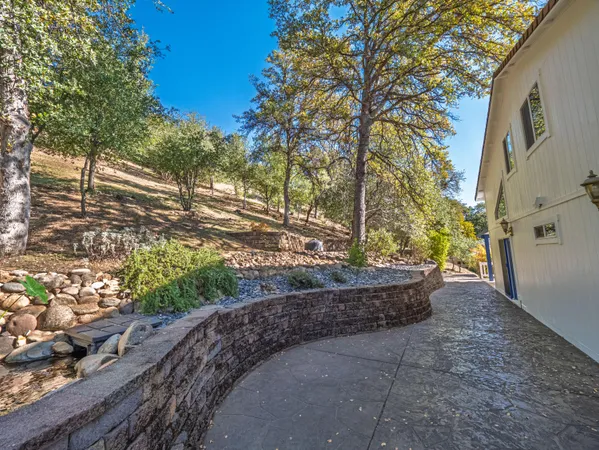 $555,000 | 2520 Snow Lane, Redding, CA 96003