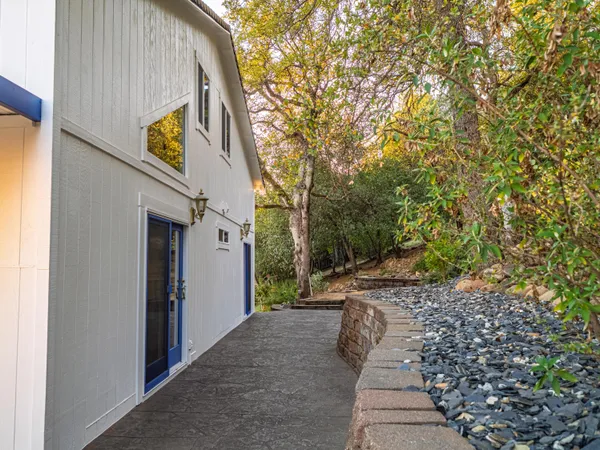 $555,000 | 2520 Snow Lane, Redding, CA 96003