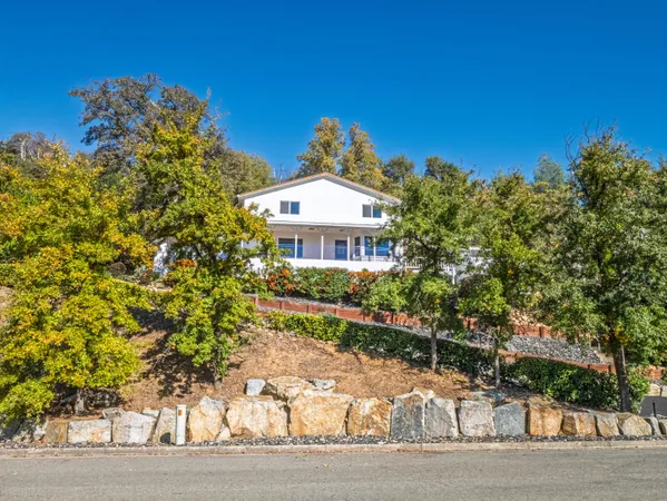 $555,000 | 2520 Snow Lane, Redding, CA 96003