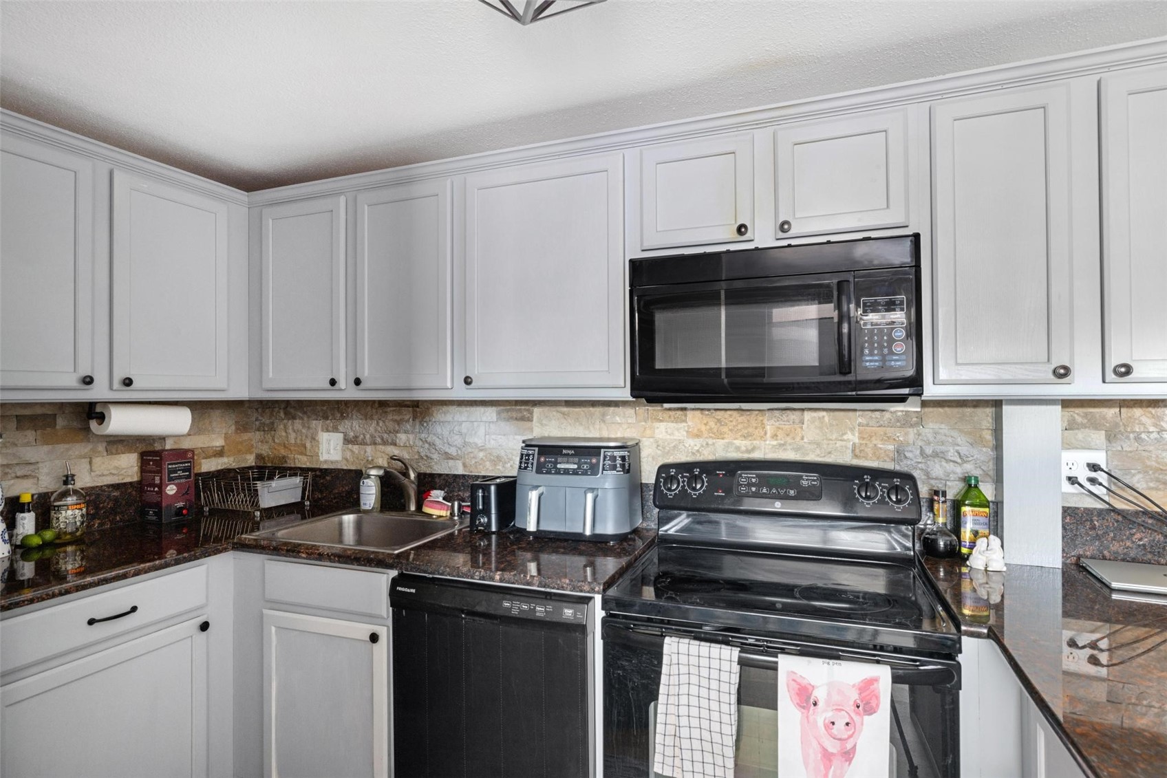 170 Evergreen Road, Unit 103 Dillon, CO 80435 - Photo 3 of 21 New dishwasher