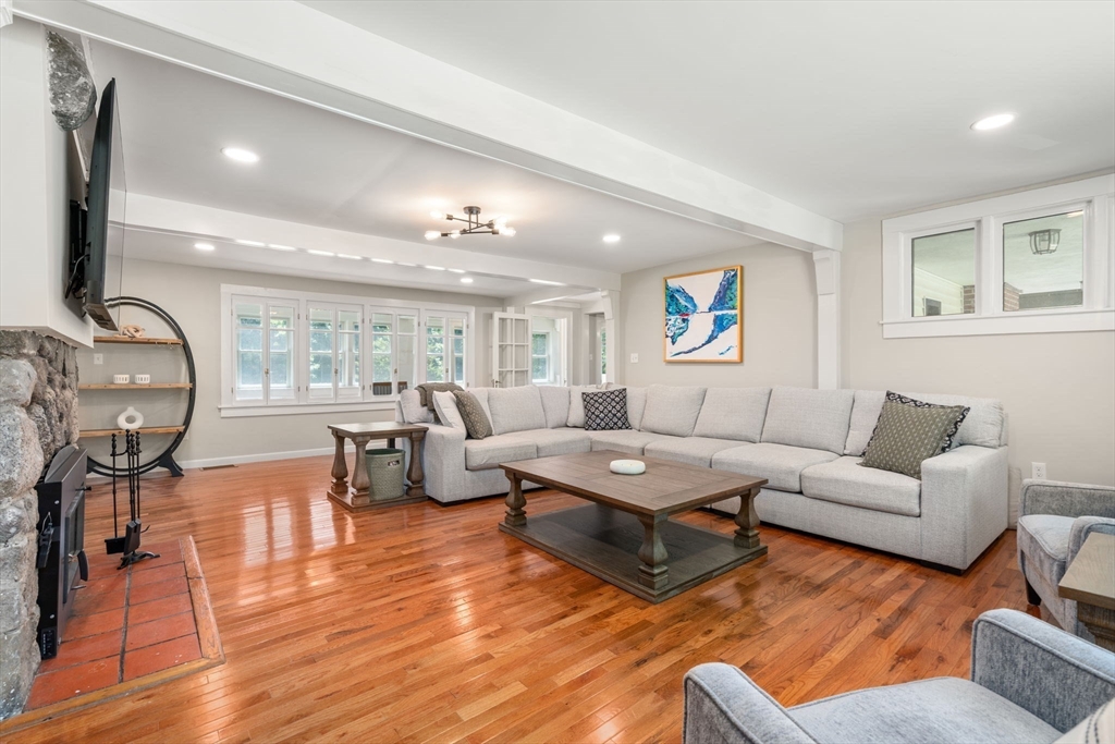 11 Scott Street Bellingham, MA 02019 - Photo 7 of 35