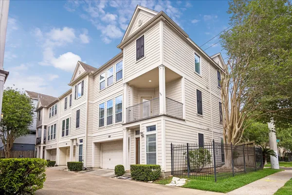 $3,000 | 1800 West Webster Street, Houston, TX 77019