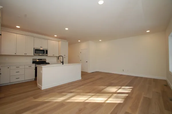 $499,000 | 3 B Dearborn Circle, Walpole, NH 03608