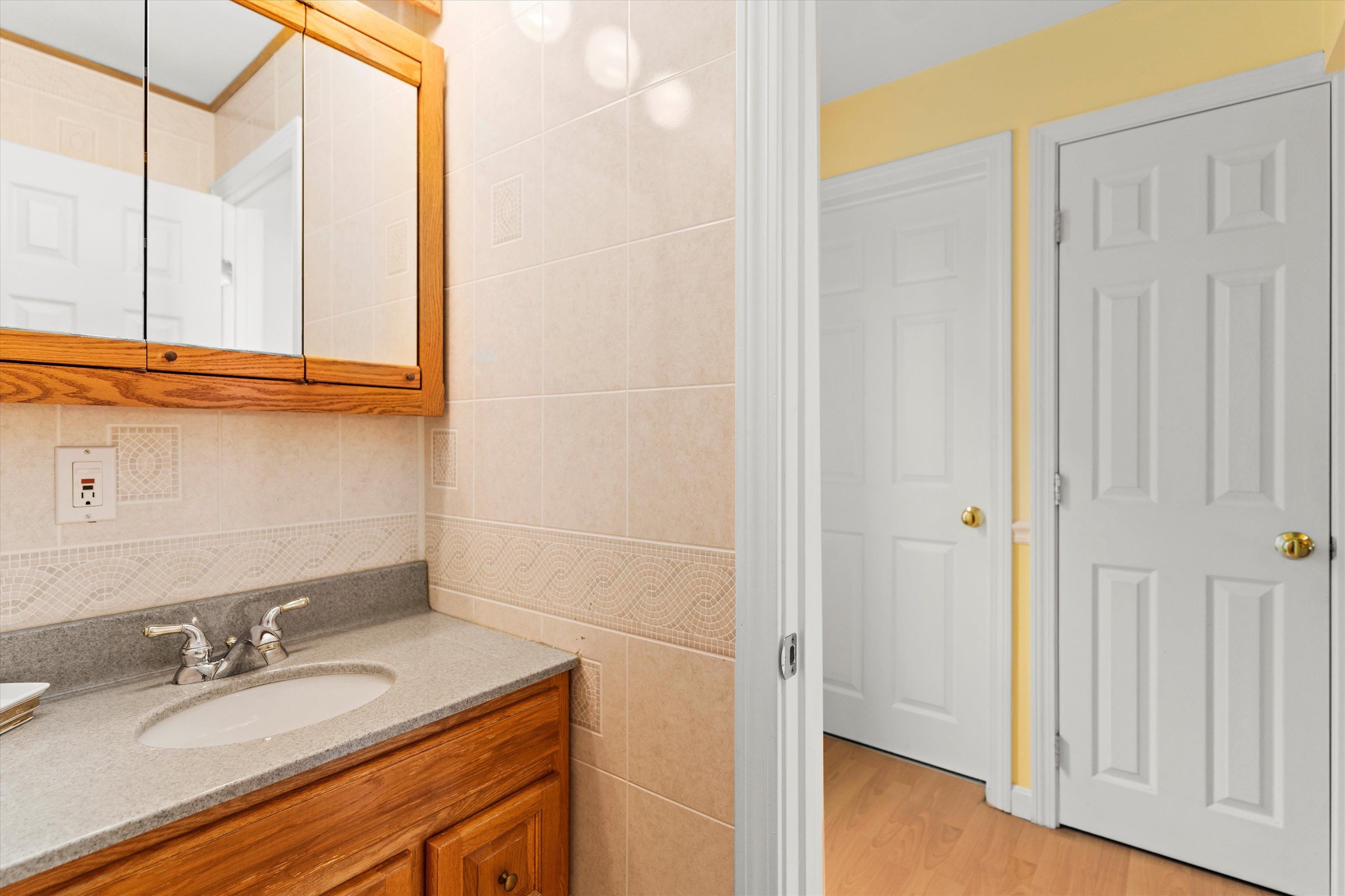 218 Goffstown Road Manchester, NH 03102 - Photo 13 of 33