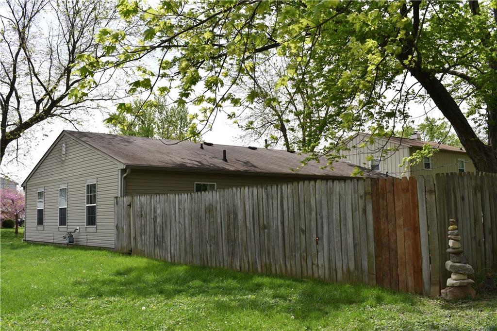 8858 Frontenac Road Indianapolis, IN 46226 - Photo 2 of 10