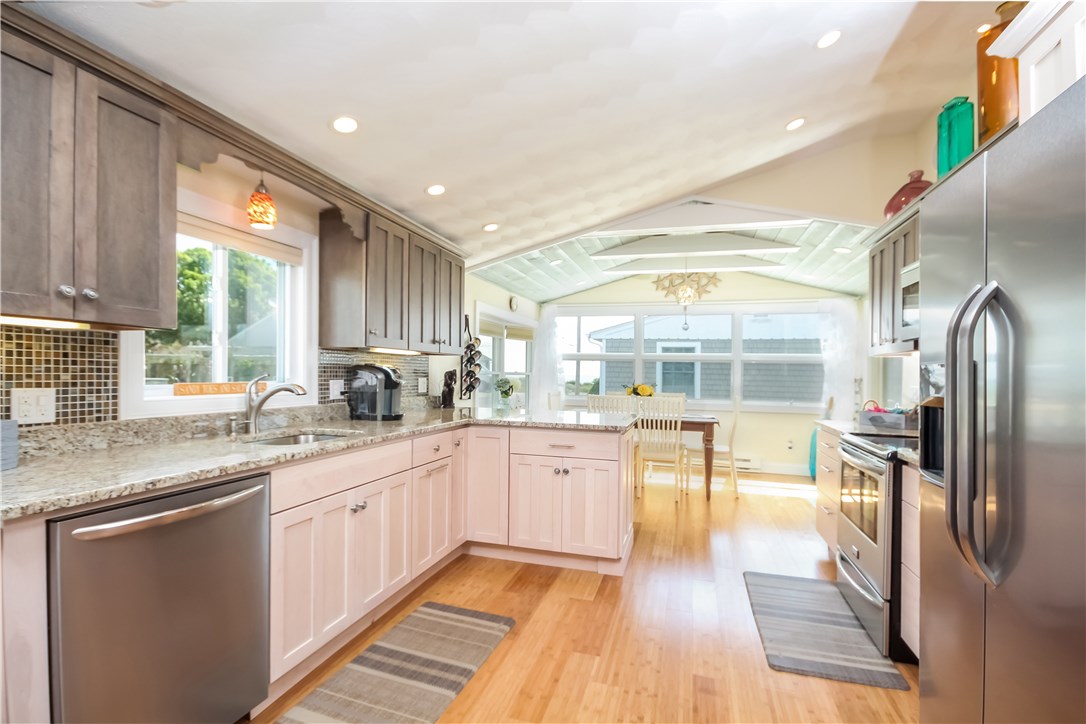 48 Pocono Road Narragansett, RI 02882 - Photo 4 of 19 Gallery Image 4