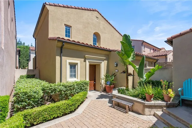 a front view of house with yard