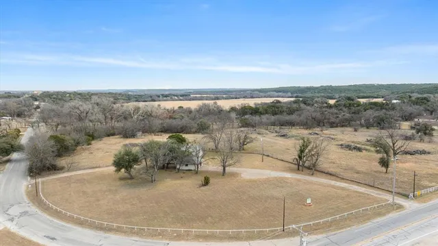 $1,436,000 | 1404 Northeast Barnard Street, Glen Rose, TX 76043