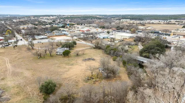 $1,436,000 | 1404 Northeast Barnard Street, Glen Rose, TX 76043