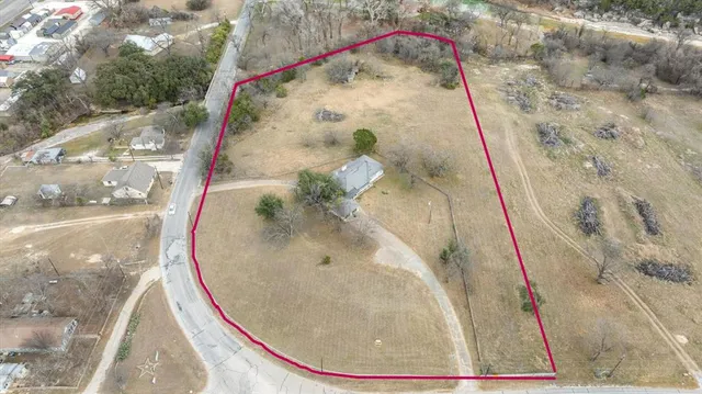 $1,436,000 | 1404 Northeast Barnard Street, Glen Rose, TX 76043