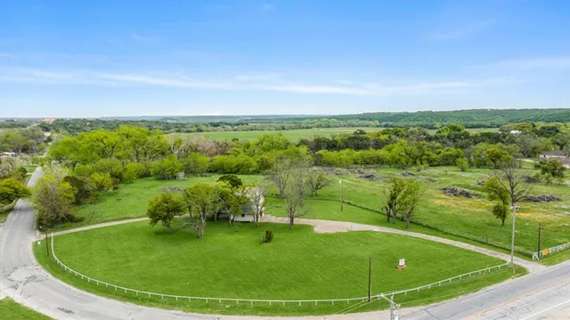 $1,436,000 | 1404 Northeast Barnard Street, Glen Rose, TX 76043